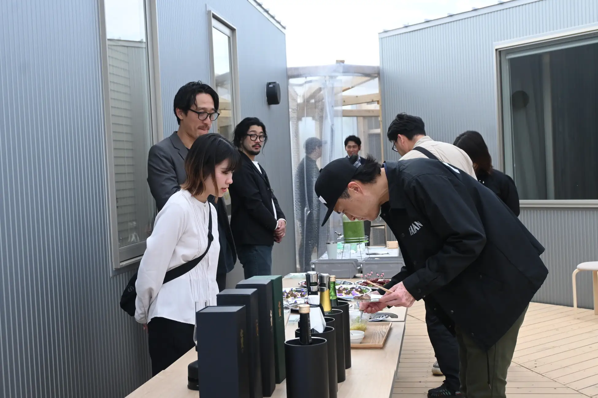 七賢の銘酒やファーマンの野菜など地域の恵みが一堂に会したオードブル